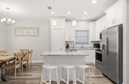 Bahama Beach House | Heated Pool - Bachelorette Getaway - Spring Break Sale