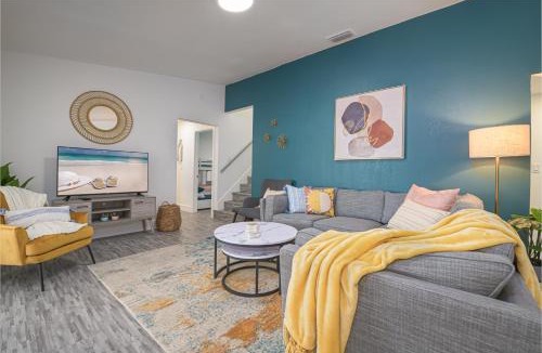 Mariner House | Heated Pool Game Room 9 beds Families!