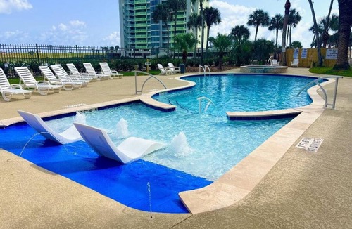 Galveston Condo | Heated Pool & HOT Tub! W/D Oceanview!