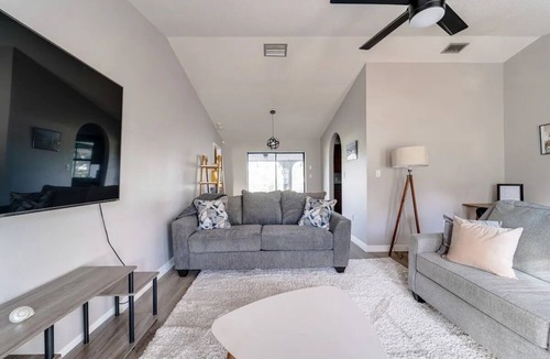 Pebble Beach House | !HEATED POOL/LANAI-BBQCANAL WATERFRONT-NEAR BEACH/GOLF/PARK/TENNIS/RESTAURANTS!