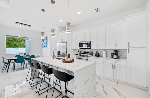 Diplomat House | Heated Pool!🌴Modern Home☀️4 Bedrooms!