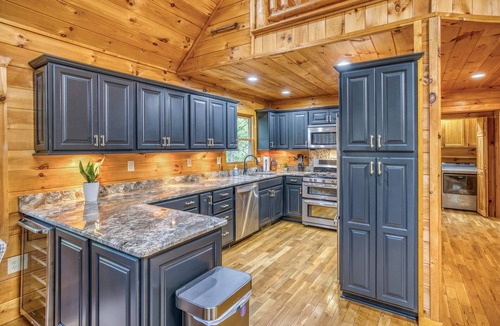 My Mountain House | Heated Pool Mtn Views Sleeps 20 Game Room