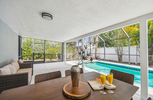 Oakford Park House | Heated Pool! Paradise in Midtown Tampa 3B2B