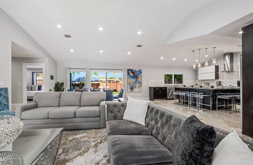 Deerfield Beach House | Heated Pool * Putting Green * 5 min from Beach!