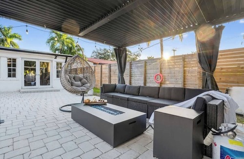 Ojus House | Heated Pool Villa 5mn to Aventura Golf & Games