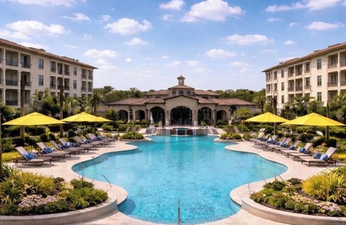 Airport North House | Hello sunshine Stylish Retreat Private Garage 3 miles MCO
