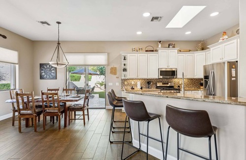 Arrowhead Ranch House | Hidden Oasis Intimate 3 BR Home/Private Pool/Jacuzzi/Fire Pit/Glendale