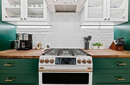Victoria Park House | Hideaway - Heated Salt Water Pool & Spa