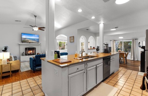 Albuquerque House | High Desert Retreat | Breakfast | ABQ & Santa Fe