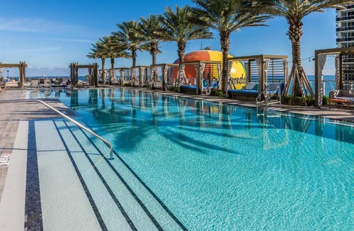 Hollywood South Central Beach Apartment | High-End Apartment in a Luxury Resort with Gorgeous Amenities
