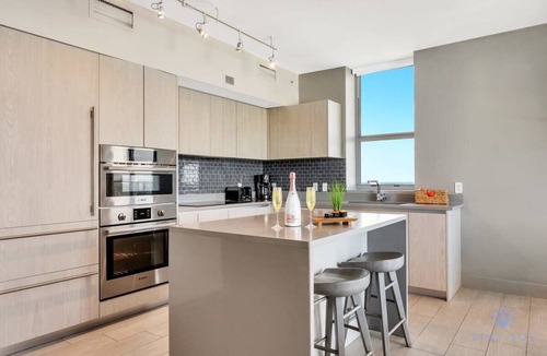 Hollywood South Central Beach Apartment | High Floor with Stunning Views | Amazing Pools