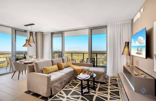 Hollywood South Central Beach Apartment | High Floor with Stunning Views | Amazing Pools