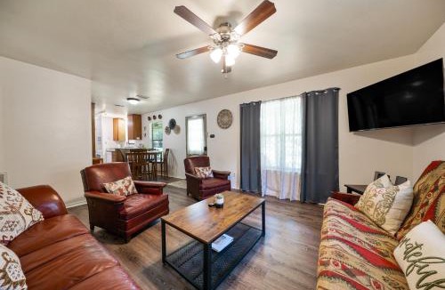New Braunfels House | Hill Country Casita 3 minutes from Guadalupe River & Canyon Lake