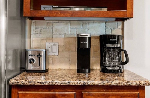 New Braunfels Condo | Hill Country Condo on Comal - near Schlitterbahn