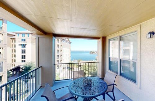 Horseshoe Bay House | Hill Country Corner Condo at The Waters - Central AC, Lake Views & Pool