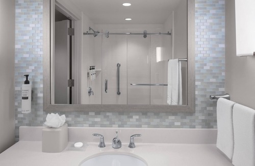 Ludlam Hotel | Hilton Garden Inn Miami Dolphin Mall