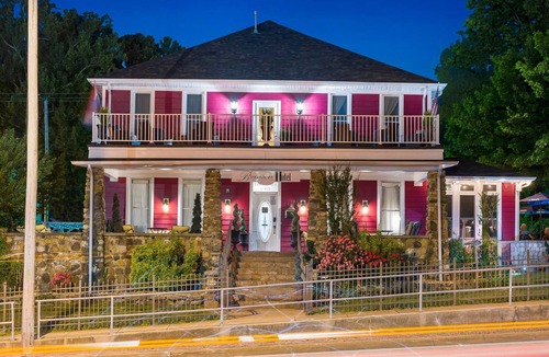 Downtown Branson Hotel | Historic Branson Hotel ~ Downtown ~The Serendipity