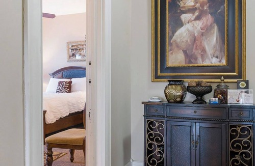 Downtown Branson Hotel | Historic Branson Hotel ~ Downtown ~ Heritage Room