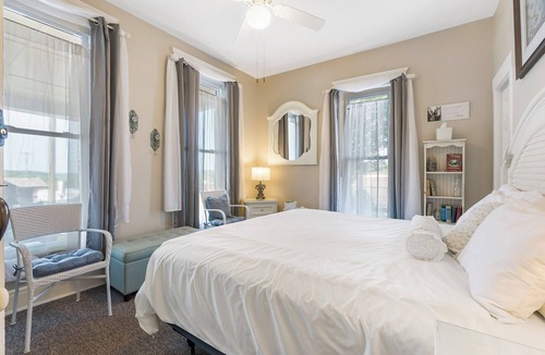 Downtown Branson Hotel | Historic Branson Hotel ~ Downtown ~The Quiet Quilt