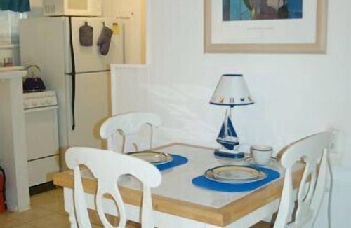 Pompano Beach House | Historic Cottage 2 Blks to Beach, Wi-Fi, Great Location!