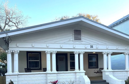 Downtown Historic District House | Historic, fully renovated 3-bdr 2 1/2 ba steps to Flagler College/Old Town STA