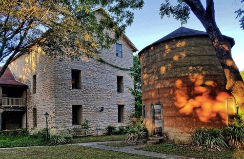 Glen Rose Apartment | Historic Riverside Inn Breakfast + Tavern