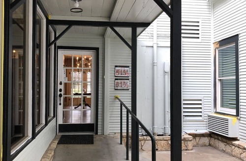 Glen Rose Apartment | Historic Riverside Inn Breakfast + Tavern