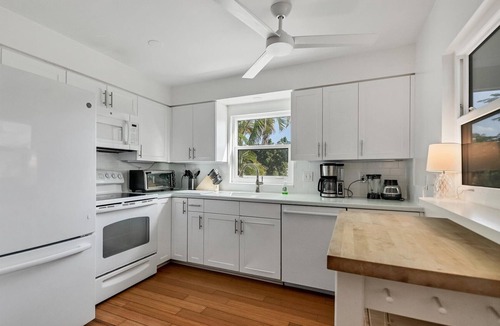 Boca Grande House | Historic Village Getaway