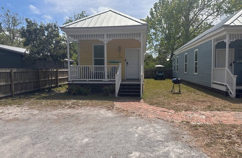 Historic Downtown Apalachicola House | Hogfish beach beach house walking distance to downtown Appalachia