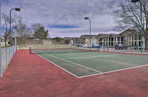 Branson House | Holiday Hills Resort Condo w/Hot Tub Access