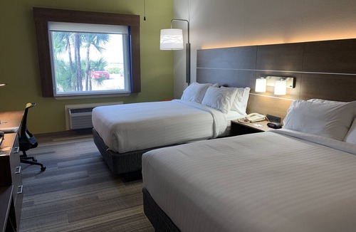 South Padre Island Hotel | Holiday Inn Express Hotel & Suites South Padre Island by IHG