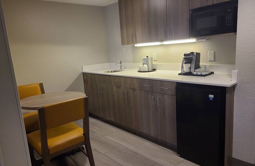 Survey Creek Hotel | Holiday Inn Express & Suites Ft. Lauderdale N - Exec Airport by IHG