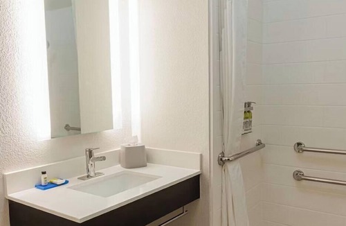 Andalusia Hotel | Holiday Inn Express Andalusia by IHG