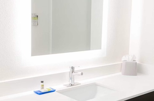 Andalusia Hotel | Holiday Inn Express Andalusia by IHG
