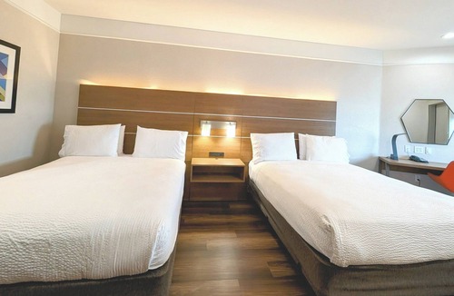 Galveston Hotel | Holiday Inn Express & Suites Galveston West-Seawall