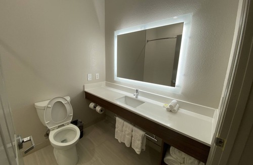 Galveston Hotel | Holiday Inn Express & Suites Galveston West-Seawall