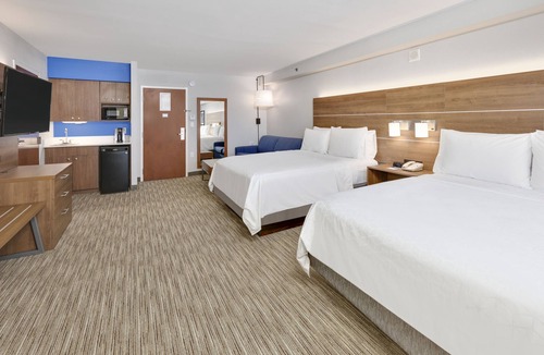 Las Colinas Hotel | Holiday Inn Express & Suites Irving Conv Ctr - Las Colinas by IHG