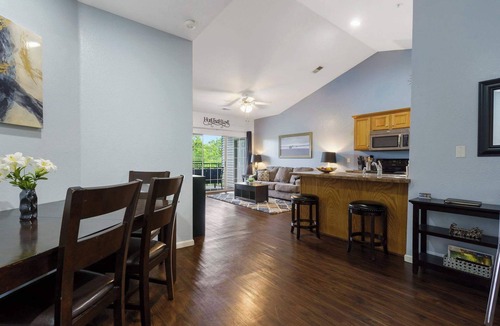 Branson Condo | Holiday Ridge Retreat Duo | Holiday Hills Branson | Golf Resort | Outdoor Pools