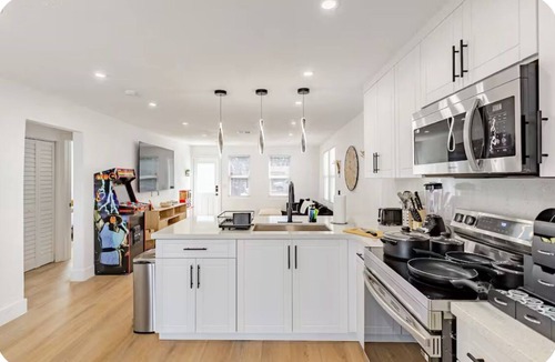 Royal Poinciana House | Hollywood Beach/Downtown/Arts District/hard-rock