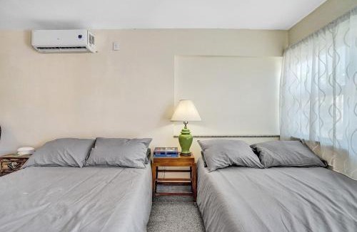 North Beach Apartment | Hollywood Beach StudioBath w Free Parking 1