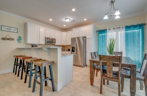 Marathon House | 🌸Home(#3) BIKINI👙 BOTTOM (Partial View Property-approximately 200 ft from private beach entrance🌸