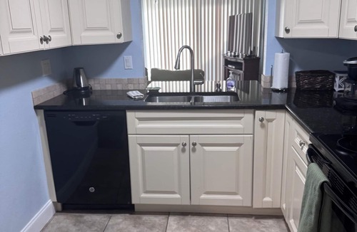 Gulf Gate Estates Condo | Home away from home! Great condo -Unit 136- just minutes to Siesta Key