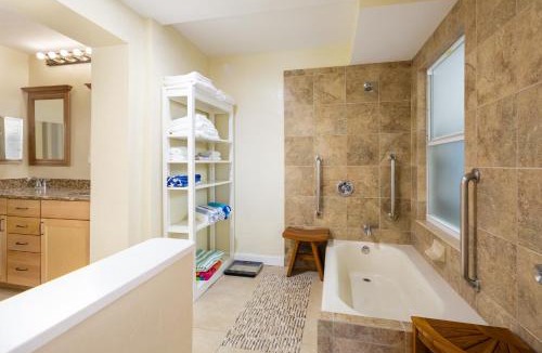 Naples Park House | Home by Beach 4 - Gulf Breeze