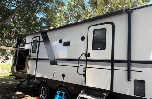 Coral Gables Apartment | Home on Wheels Hideaway