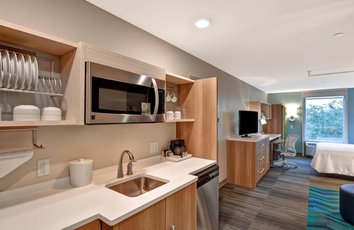 Terrace Park Hotel | Home2 Suites by Hilton Tampa USF Near Busch Gardens