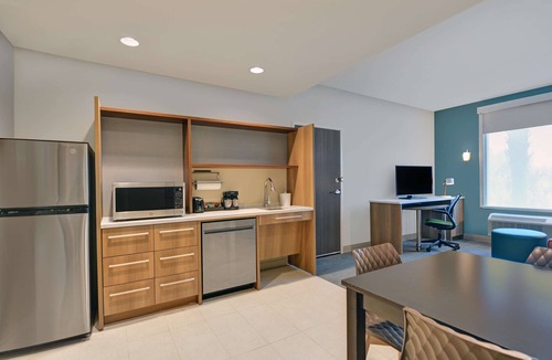 Upper Grand Lagoon Hotel | Home2 Suites by Hilton Panama City Beach, FL