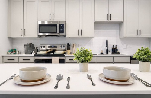 Sherman Apartment | Homey WorkerFriendly 2BR Space + Gym, Pool & Lndry