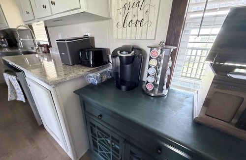 Ben Franklin House | Honey Grove Heaven – Where Country Meets Couture