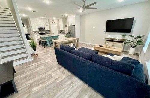 Port O Connor House | HONEY HOLE with Pool and Hot Tub Bring Pets Add Fees