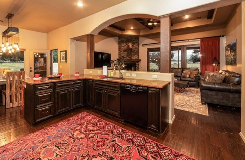 Mesilla Park House | Hot Tub, 3 Kings, Winery 5 Min, Farm & Mountain Views, Pets Ok